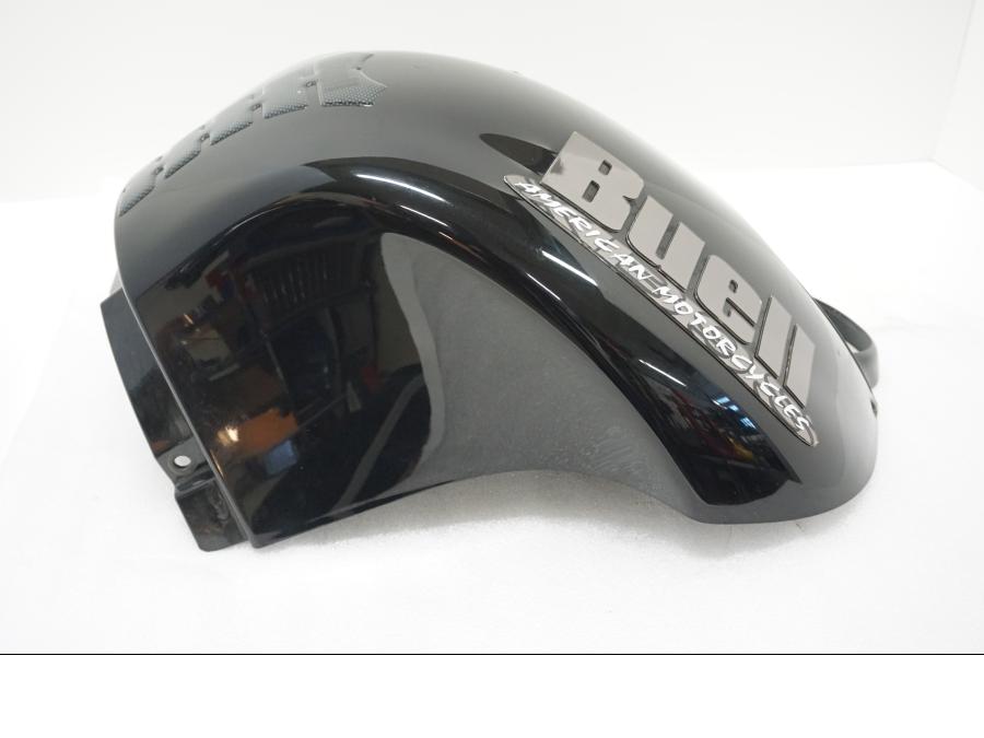 Framsidan på Bensintankskåpa från en Buell XB9S -2003 motorcykel.