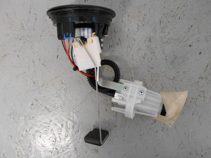 Baksidan på Bensinpump insprut från en BMW R 1200 GSA -2018 motorcykel.