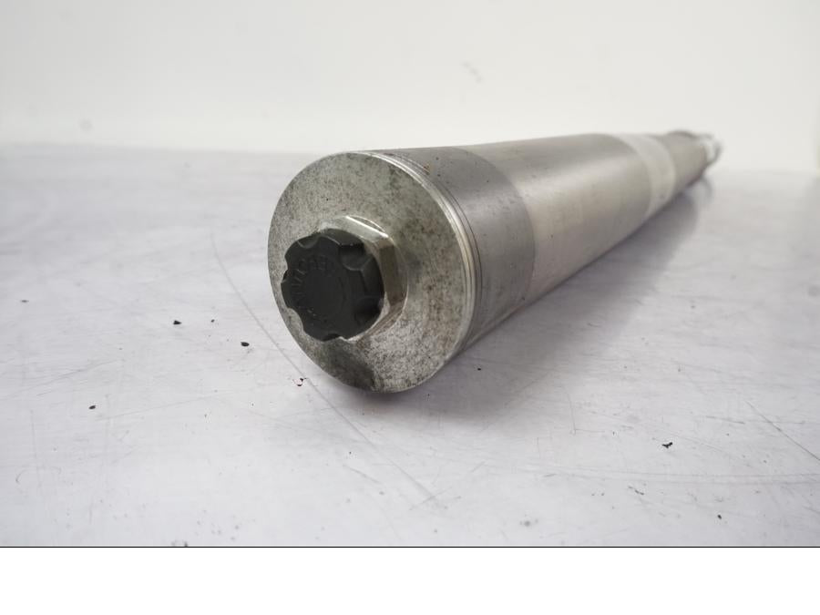 Snett nerifrån på Gaffelben från en KTM 640 SM -2005 motorcykel.