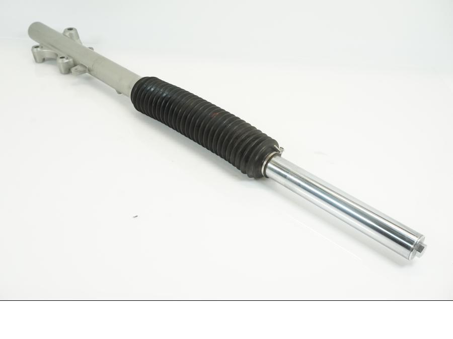 Höger sida på Gaffelben från en Kawasaki KLX 230 -2019 motorcykel.