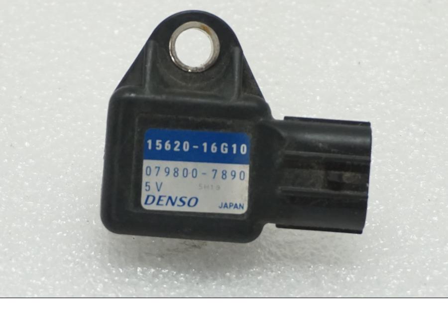 Framsidan på Boostsensor från en Suzuki SV 1000 -2007 motorcykel.