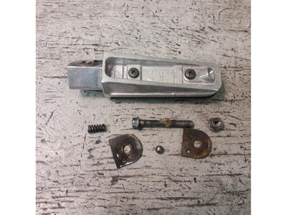 Baksidan på Fotpinne från en Yamaha FZ-S 600 -2000 motorcykel.