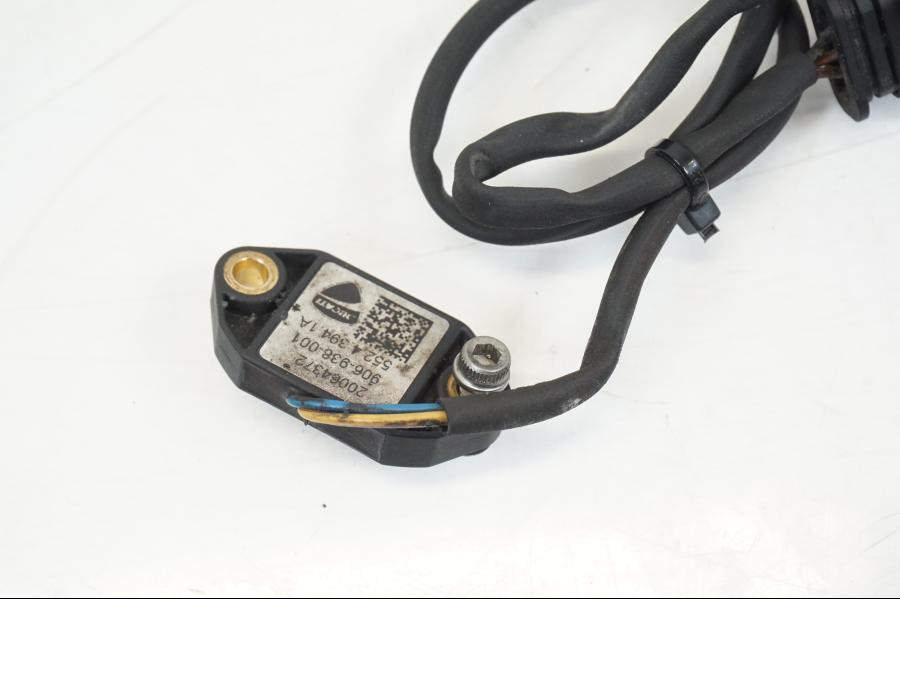 Vänster sida på Acceleration Sensor från en Ducati Streetfighter V4 -2020 motorcykel.