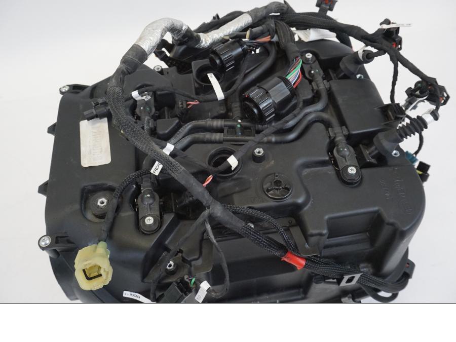 Extrabild1 på Spjällhus från en Ducati Streetfighter V4 -2020 motorcykel.