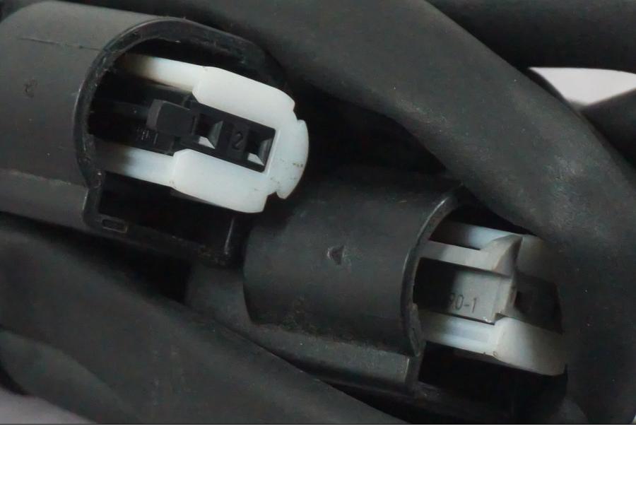 Vänster sida på Kablage från en BMW K 1600 GTL -2015 motorcykel.