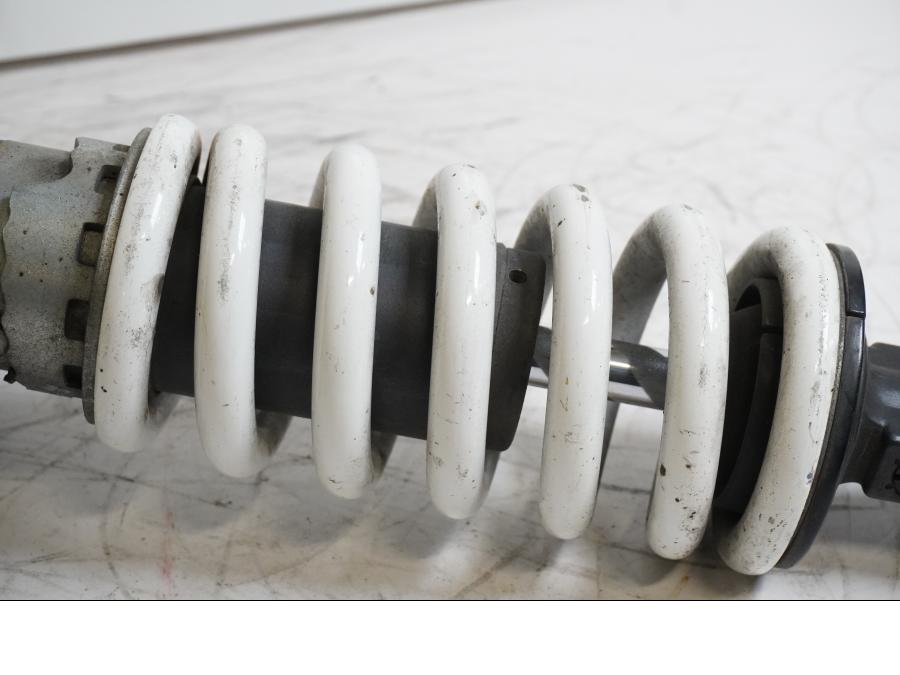 Höger sida på Stötdämpare från en Honda CBR 900 RR -2000 motorcykel.