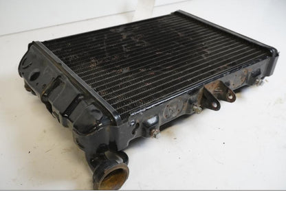 Höger sida på Vattenkyl från en Honda VF 750 S -1982 motorcykel.