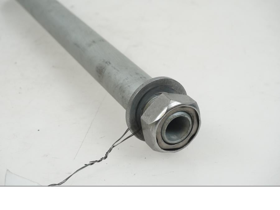 Baksidan på Axel från en BMW F 750 GS -2019 motorcykel.