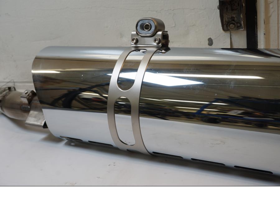 Vänster sida på Ljuddämpare från en BMW R 1200 GS -2007 motorcykel.