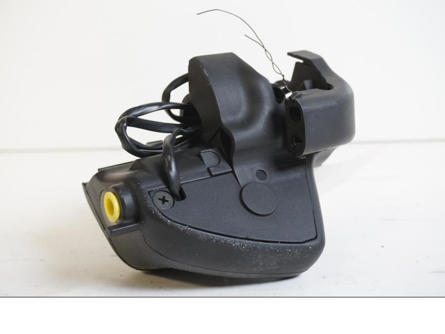 Vänster sida på Bromshuvudcylinder från en BMW K 1200 LT -2004 motorcykel.