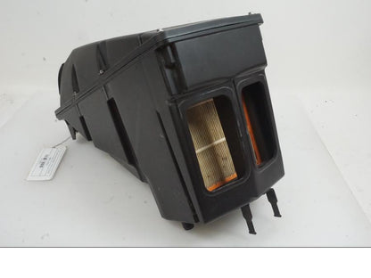 Framsidan på Luftburk från en KTM 1290 Super Duke -2019 motorcykel.