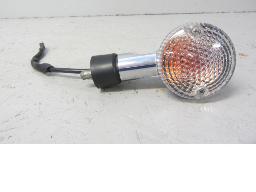 Framsidan på Blinkers från en Yamaha XVS 1300 -2007 motorcykel.