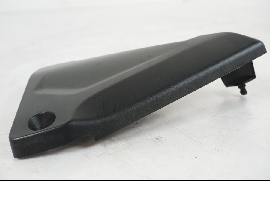 Höger sida på Sidopanel från en BMW R 1250 GS -2021 motorcykel.