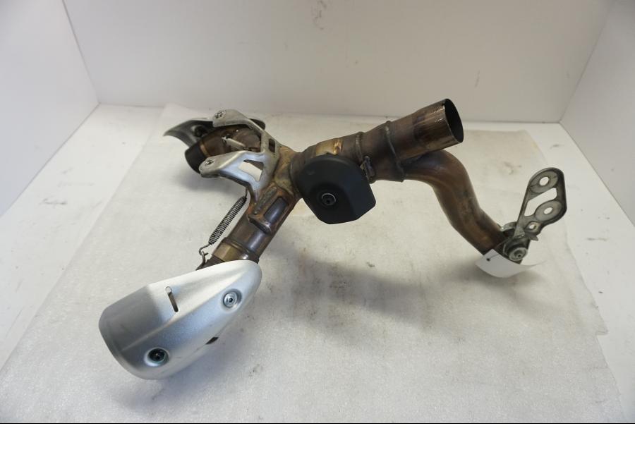 Höger sida på Grenrör från en Ducati Monster 796 -2013 motorcykel.