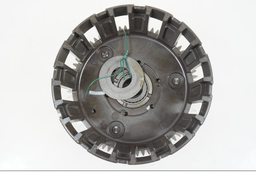 Snett nerifrån på Kopplingskorg från en BMW F 850 GS -2019 motorcykel.