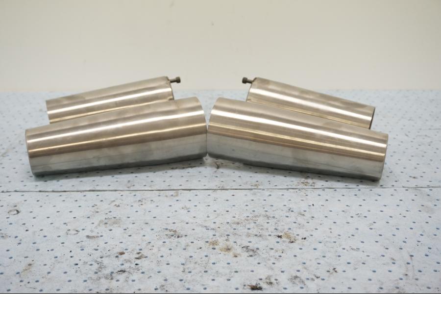 Baksidan på Gaffelbendekor från en Yamaha XV 1600 -1999 motorcykel.