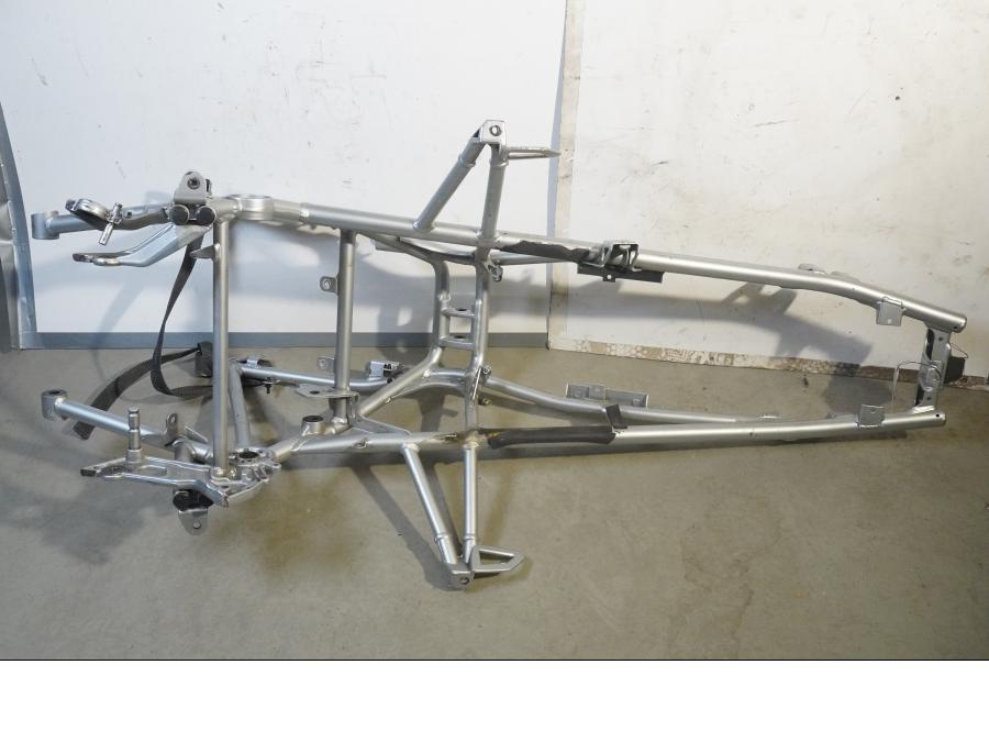 Framsidan på Bakram från en BMW R 1200 GS -2007 motorcykel.