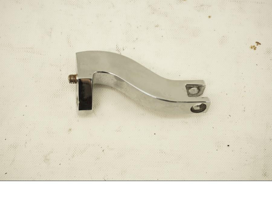 Framsidan på Fotpinnefäste från en H-D Street Glide FLHX -2007 motorcykel.