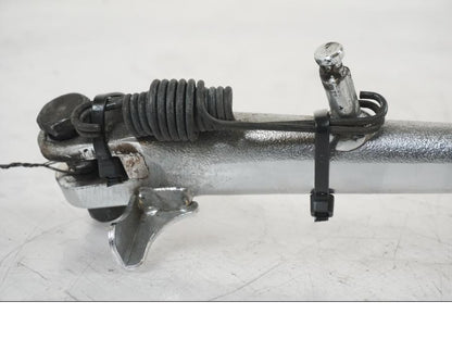 Extrabild4 på Sidostöd från en Suzuki VZR 1800 -2009 motorcykel.