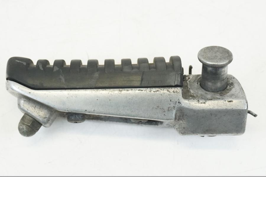 Höger sida på Fotpinne från en Kawasaki ZX-12R -2000 motorcykel.