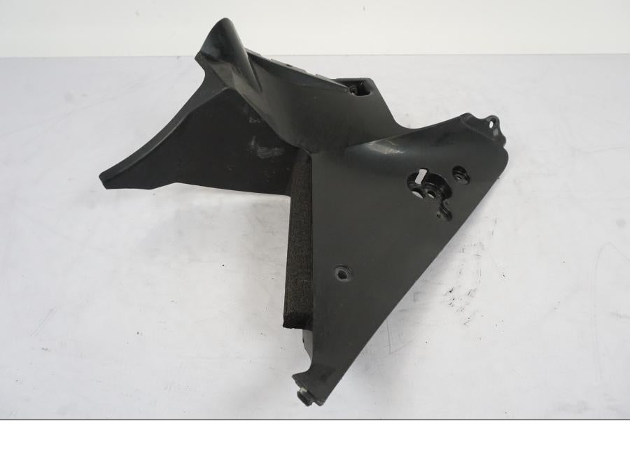 Baksidan på Innerskärm från en Honda CBR 900 RR -2003 motorcykel.