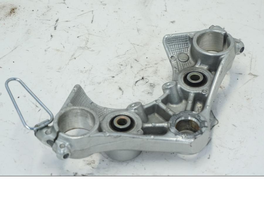 Snett uppifrån på Gaffelkrona från en Yamaha XV 535 -1995 motorcykel.