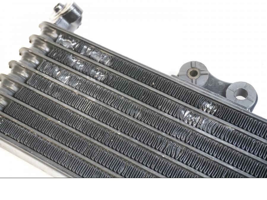 Baksidan på Oljekyl från en Honda CBR 1100 XX -1997 motorcykel.