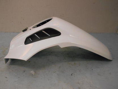 Framsidan på Bensintankskåpa från en BMW R 1200 GSA -2018 motorcykel.