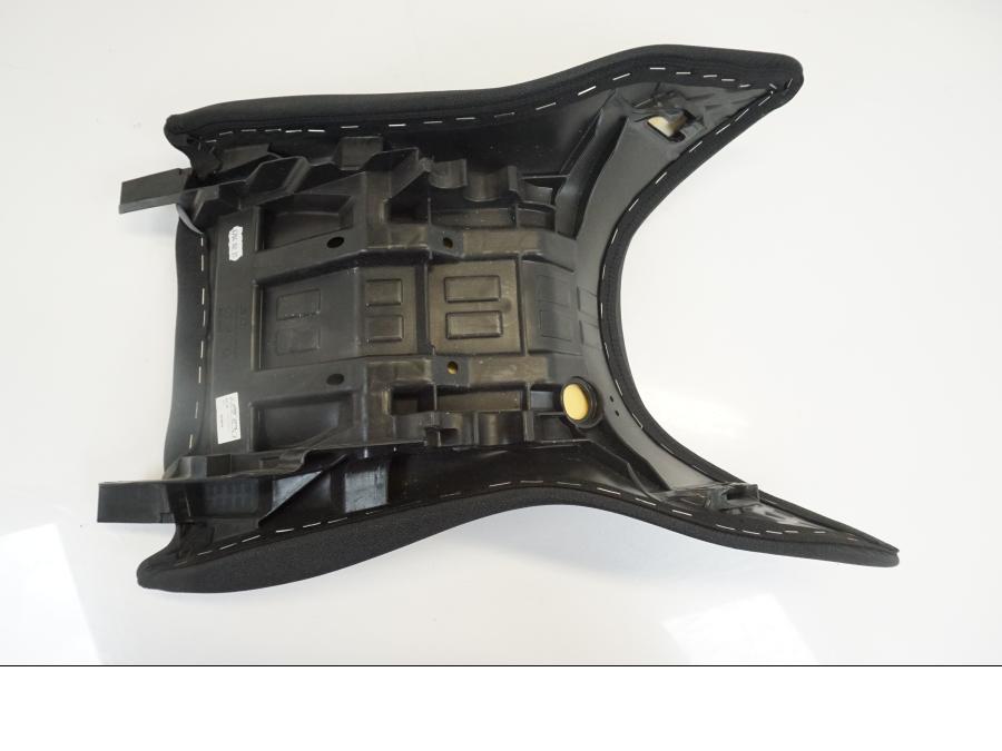 Vänster sida på Sadel från en KTM 1290 Super Adventure -2021 motorcykel.