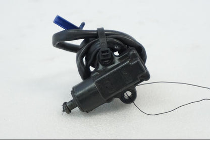 Framsidan på Sidostödsbrytare från en Aprilia RSV 1000 -2010 motorcykel.