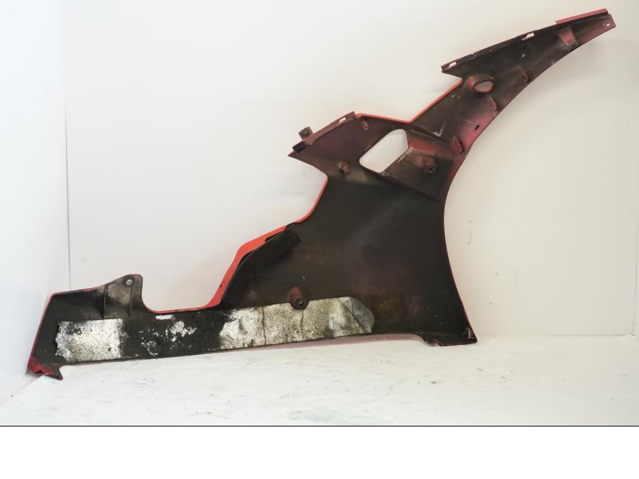 Baksidan på Magkåpa från en Yamaha YZF R6 -2006 motorcykel.