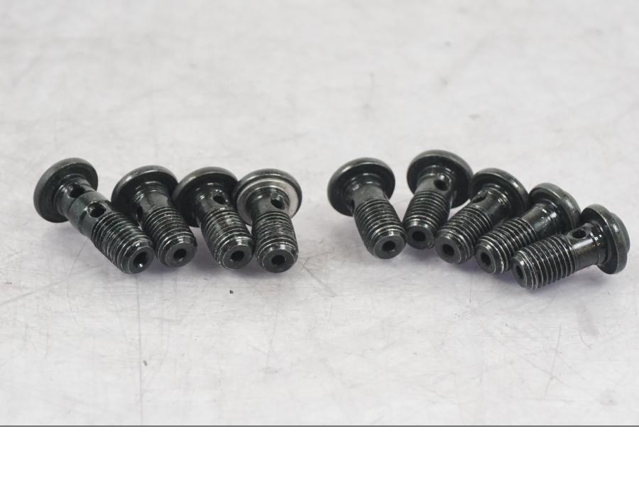 Snett uppifrån på Bromsledning från en Yamaha MT-09 -2016 motorcykel.