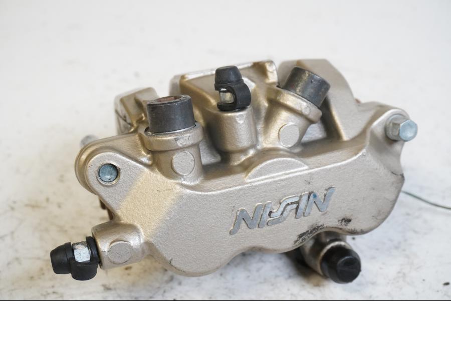 Framsidan på Bromsok från en Honda VFR 800 -2008 motorcykel.