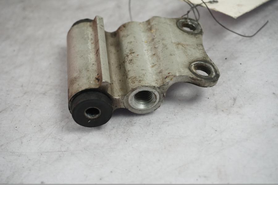 Vänster sida på Bromsfördelare från en Yamaha BT 1100 -2002 motorcykel.