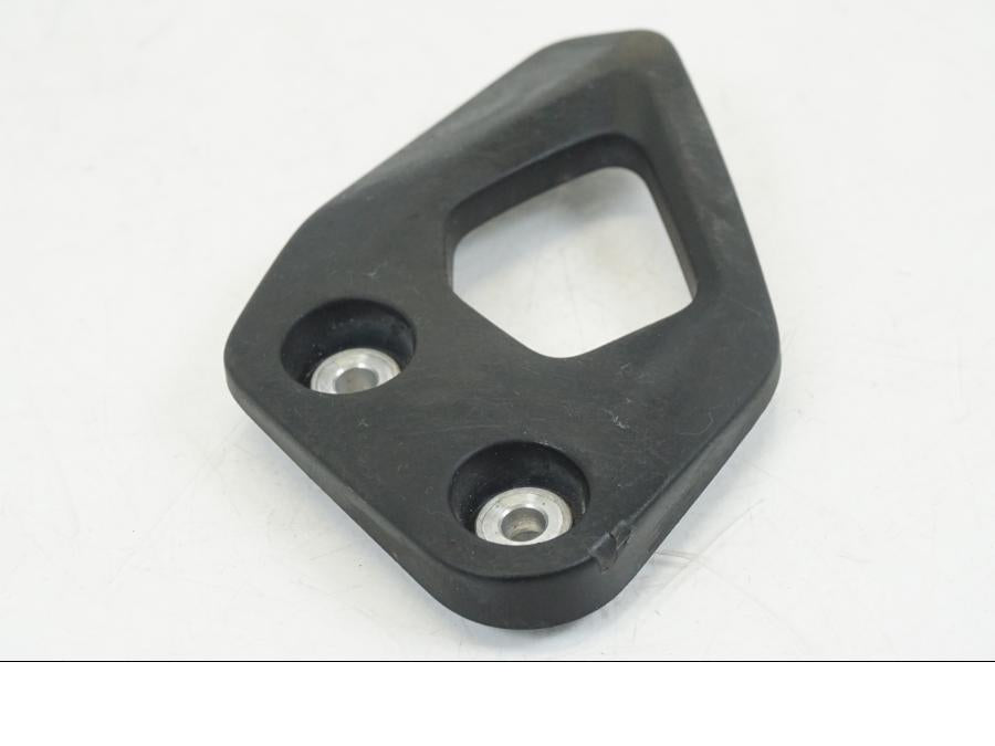 Vänster sida på Fotpinnehälskydd från en BMW R 1250 GS -2019 motorcykel.