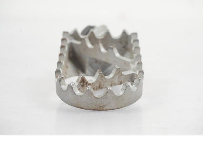 Höger sida på Fotpinne från en KTM 390 Adventure -2021 motorcykel.