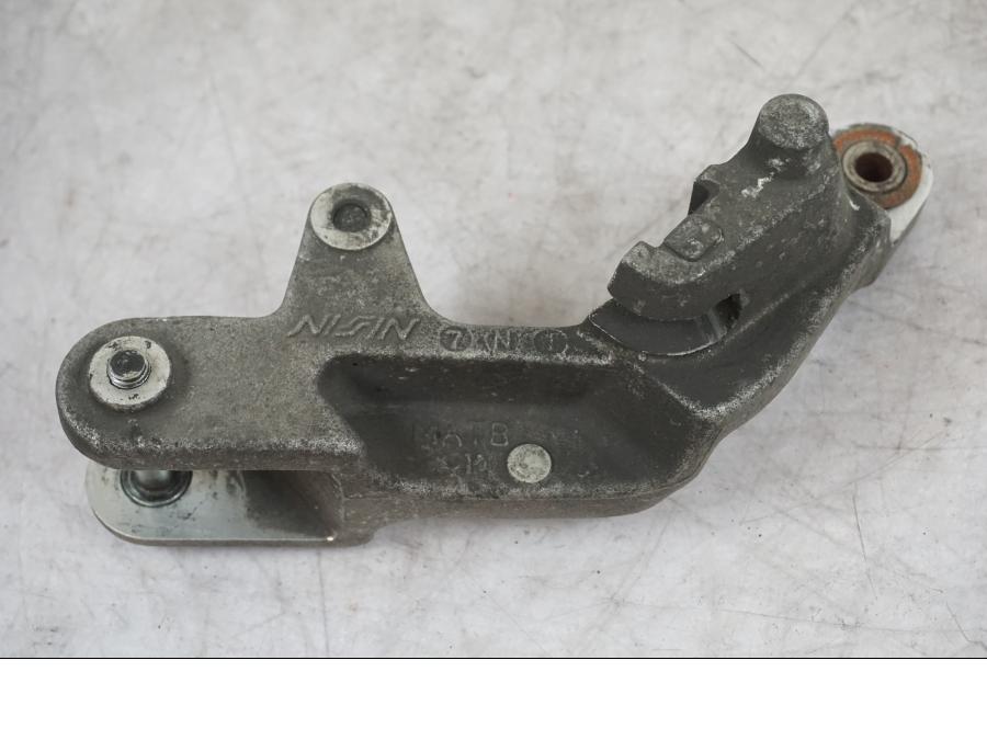 Höger sida på Bromsoksfäste från en Honda CBR 1100 XX -1998 motorcykel.