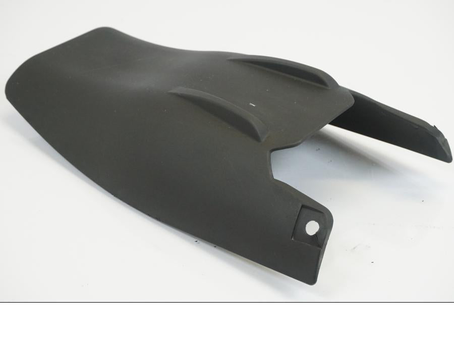 Framsidan på Stänkskydd från en KTM 1190 Adventure -2013 motorcykel.