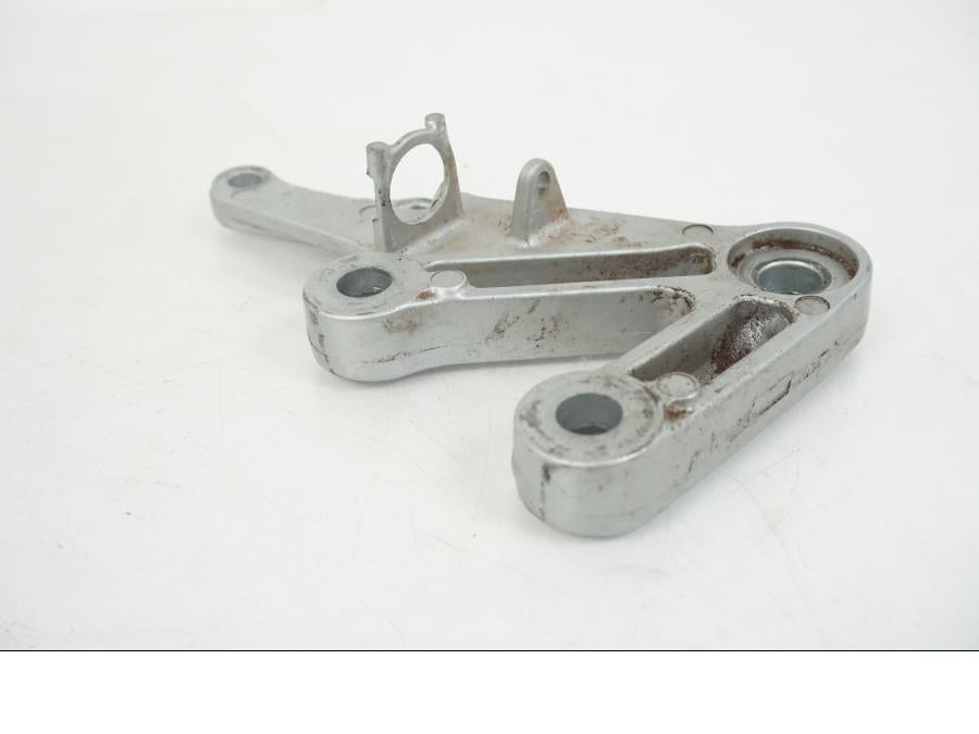 Extrabild2 på Fotpinnefäste från en Suzuki GSX-R 750 -2001 motorcykel.