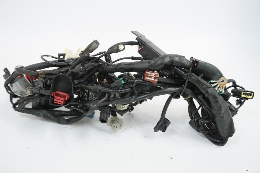 Framsidan på Kablage från en Honda CB 650 R -2019 motorcykel.