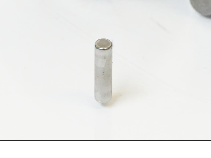 Vänster sida på Oljepump från en KTM 1190 Adventure -2015 motorcykel.