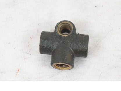 Baksidan på Bromsfördelare från en BMW K 1100 LT -1999 motorcykel.