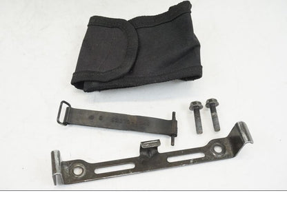 Baksidan på Verktygslåda från en Kawasaki ZX-12R -2000 motorcykel.