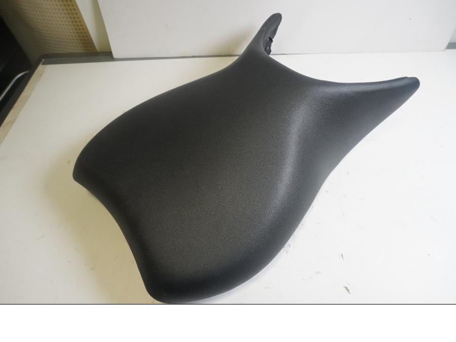 Framsidan på Sadel från en Suzuki TL 1000 S -1997 motorcykel.