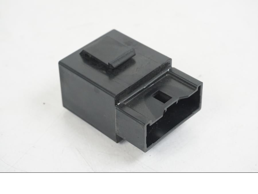 Höger sida på Reläbox från en Yamaha MT-07 -2019 motorcykel.