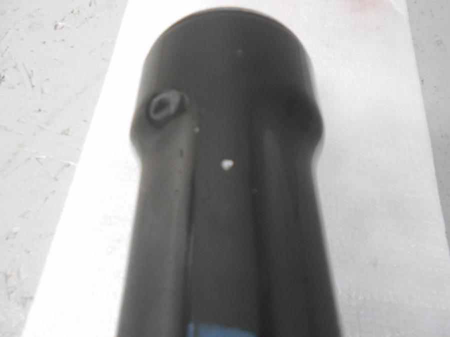 Vänster sida på Gaffelben från en H-D Softail Breakout FXSB -2015 motorcykel.