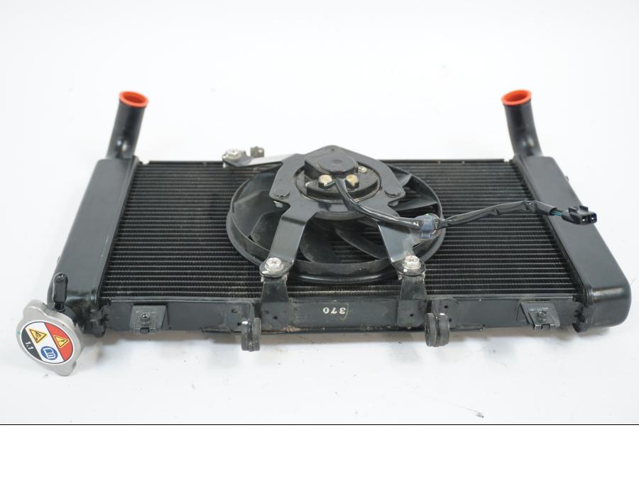 Extrabild1 på Vattenkyl från en Honda CB 650 R -2019 motorcykel.