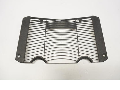 Framsidan på Vattenkylgaller från en Yamaha FZ1-SA -2007 motorcykel.