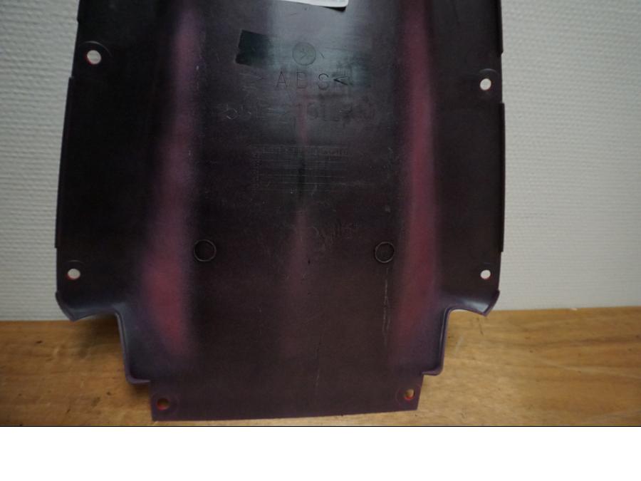 Höger sida på Bakvinge från en Yamaha YZF R6 -2003 motorcykel.