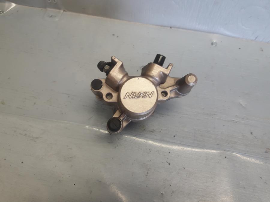 Framsidan på Bromsok från en Honda CBR 125 R -2008 motorcykel.